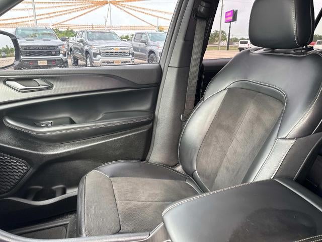 2024 Jeep Grand Cherokee L Altitude 4x2 RWD