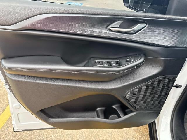 2024 Jeep Grand Cherokee L Altitude 4x2 RWD