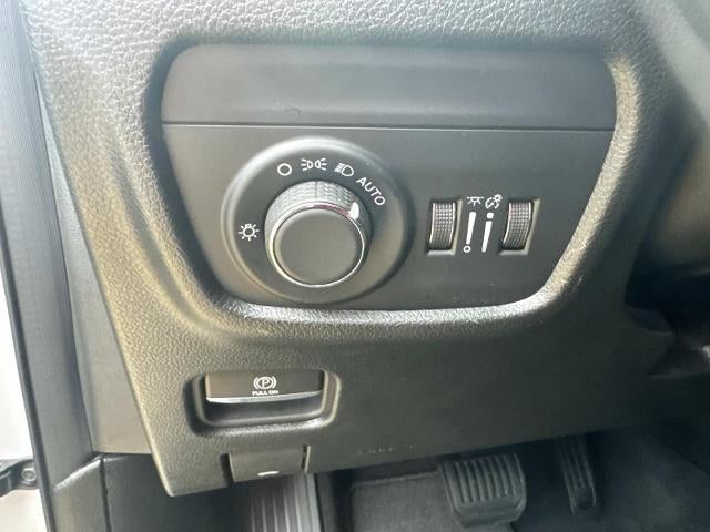 2024 Jeep Grand Cherokee L Altitude 4x2 RWD