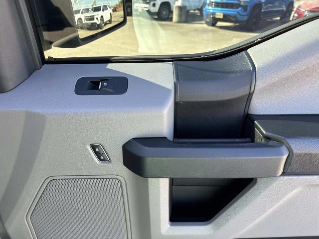 2016 Ford F-150 2WD SuperCab 145 XL RWD