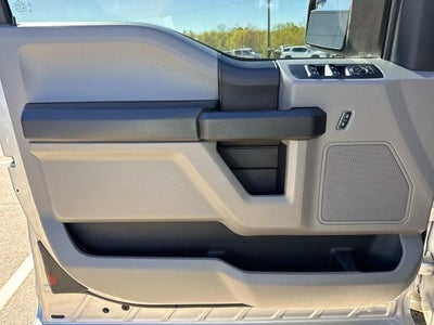 2016 Ford F-150 2WD SuperCab 145 XL RWD