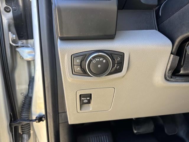 2016 Ford F-150 2WD SuperCab 145 XL RWD