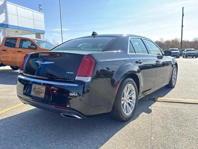 2019 Chrysler 300 Touring RWD