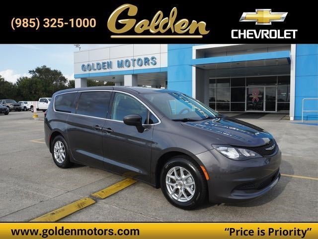 2022 Chrysler Voyager LX