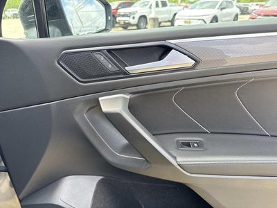 2023 Volkswagen Tiguan SE R-Line Black