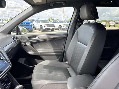 2023 Volkswagen Tiguan SE R-Line Black