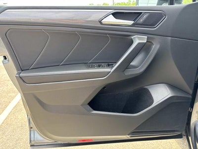 2023 Volkswagen Tiguan SE R-Line Black