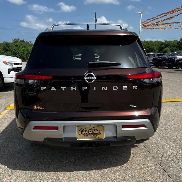 2022 Nissan Pathfinder SL
