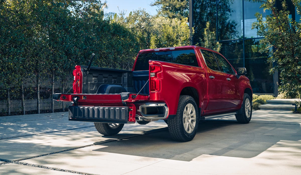 Golden Motors Chevrolet in CUT OFF LA