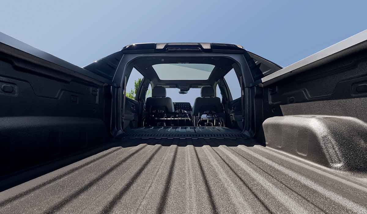 Golden Motors Chevrolet in CUT OFF LA